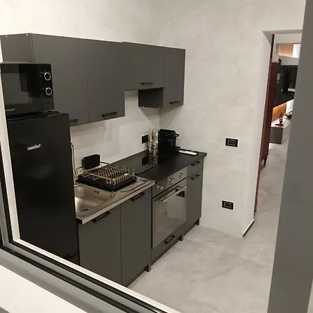 Amendola Apartment *